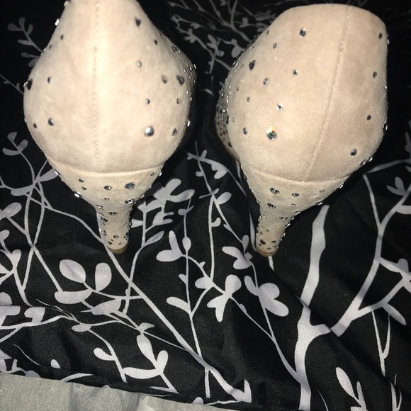 Oscar de la Renta Crystal Studded Wedges - Picture 7 of 8